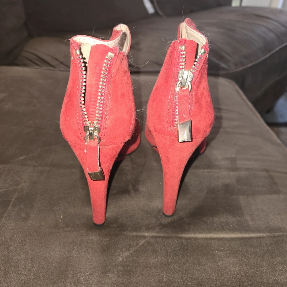 Preloved Zara Red Ankle Heeled Boot Size 7.5. - Picture 2 of 5